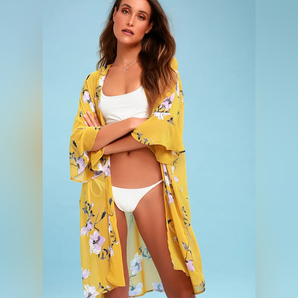 LULU'S Mustard Yellow Floral Print Kimono Top